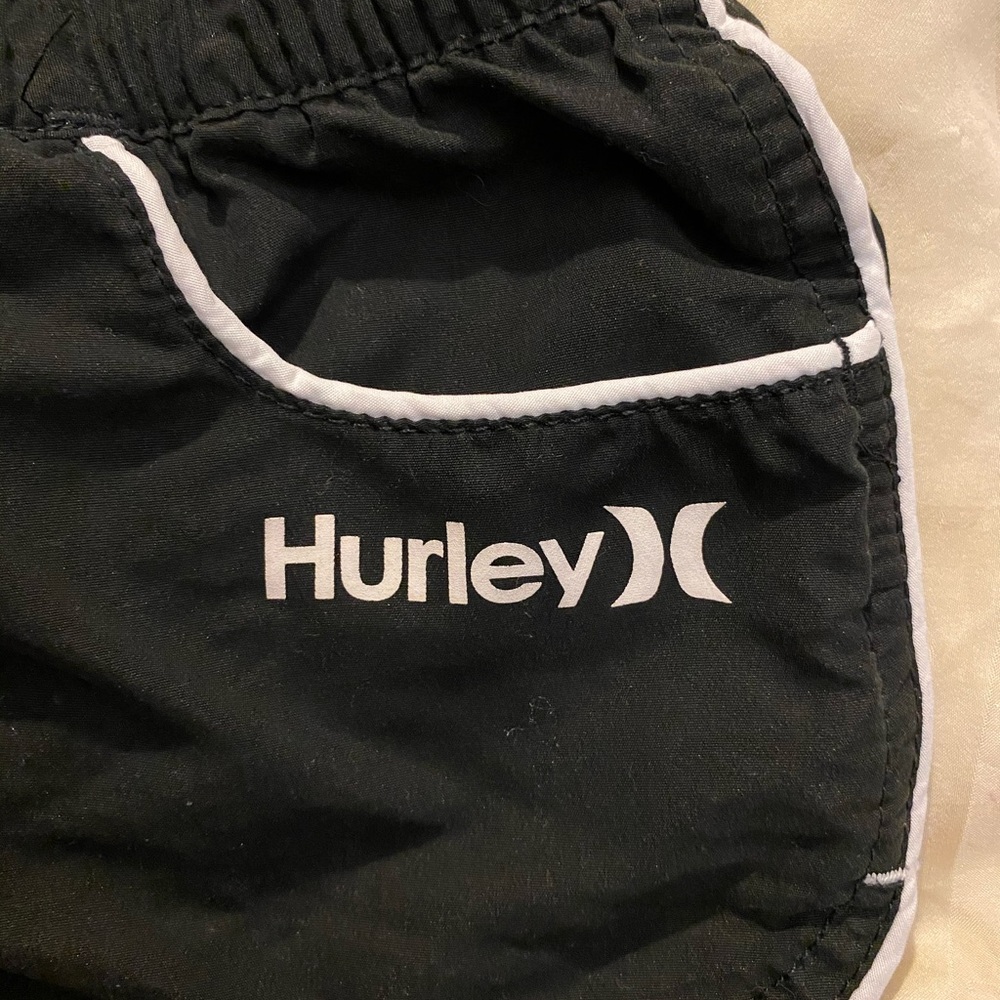 Hurley Shorts - Picture 3 of 4